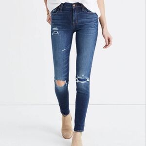 Madewell 9-inch High Rise Skinny Jeans w/ Distressing - Size 25